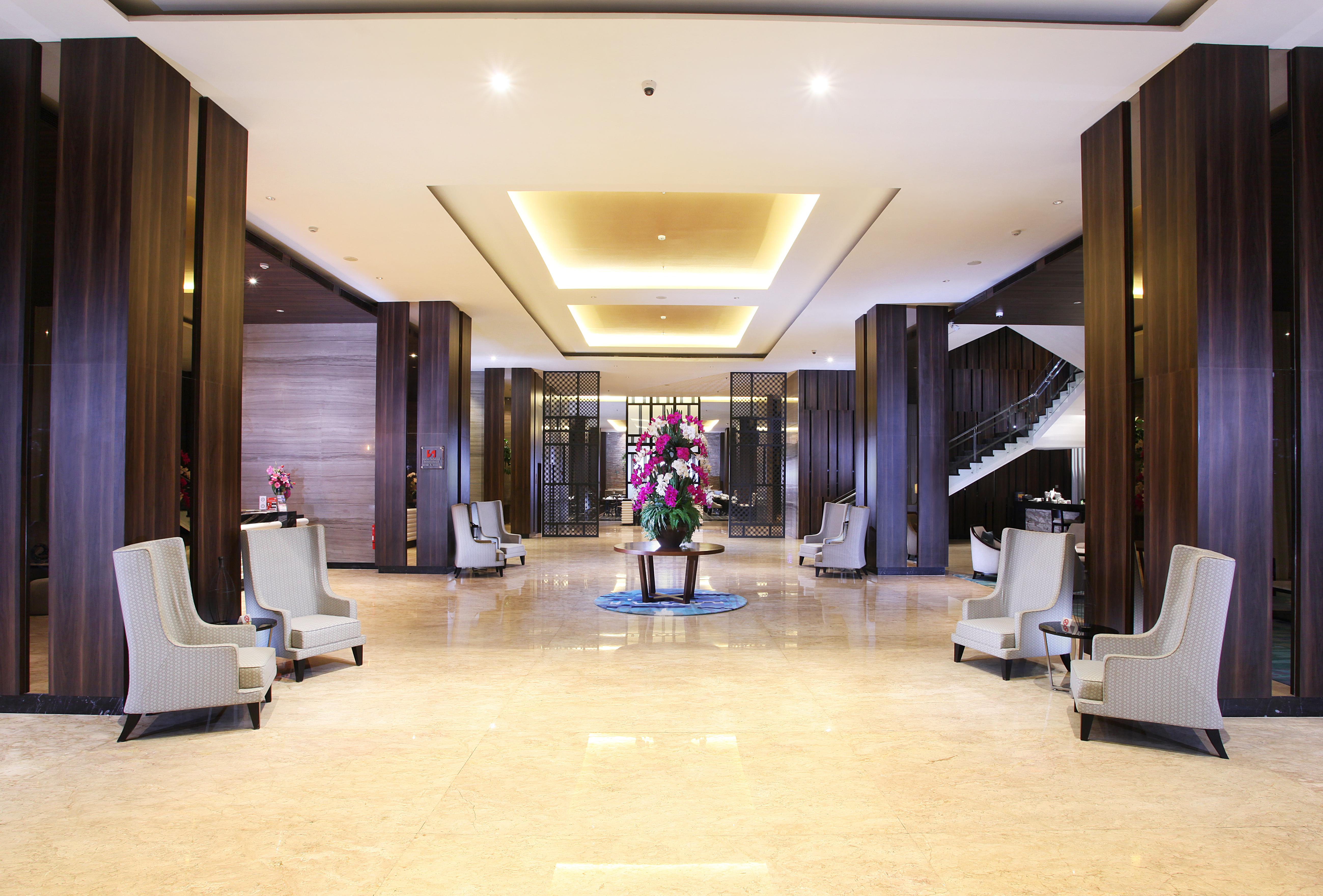 Swiss-Belinn Karawang Exteriör bild