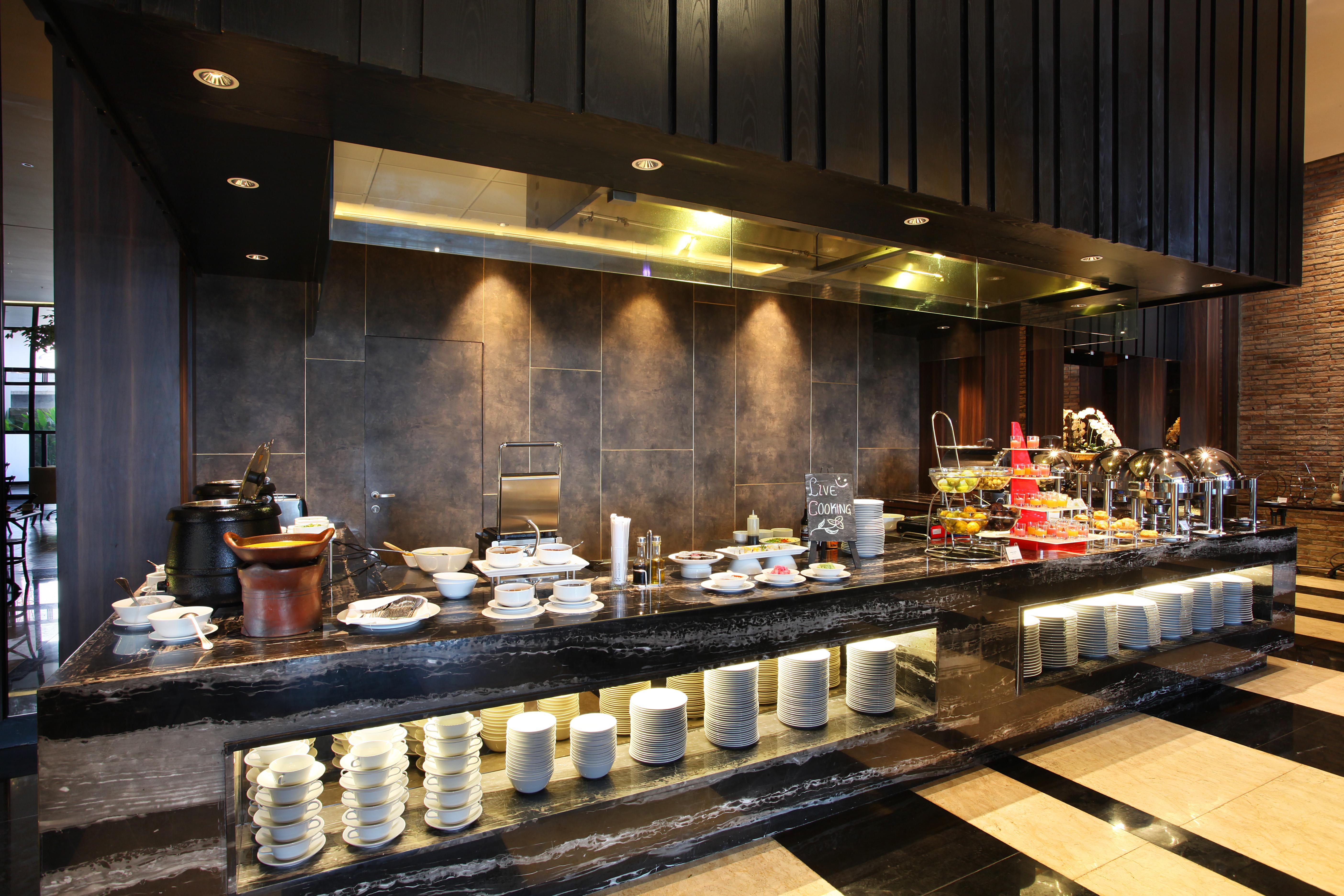 Swiss-Belinn Karawang Exteriör bild