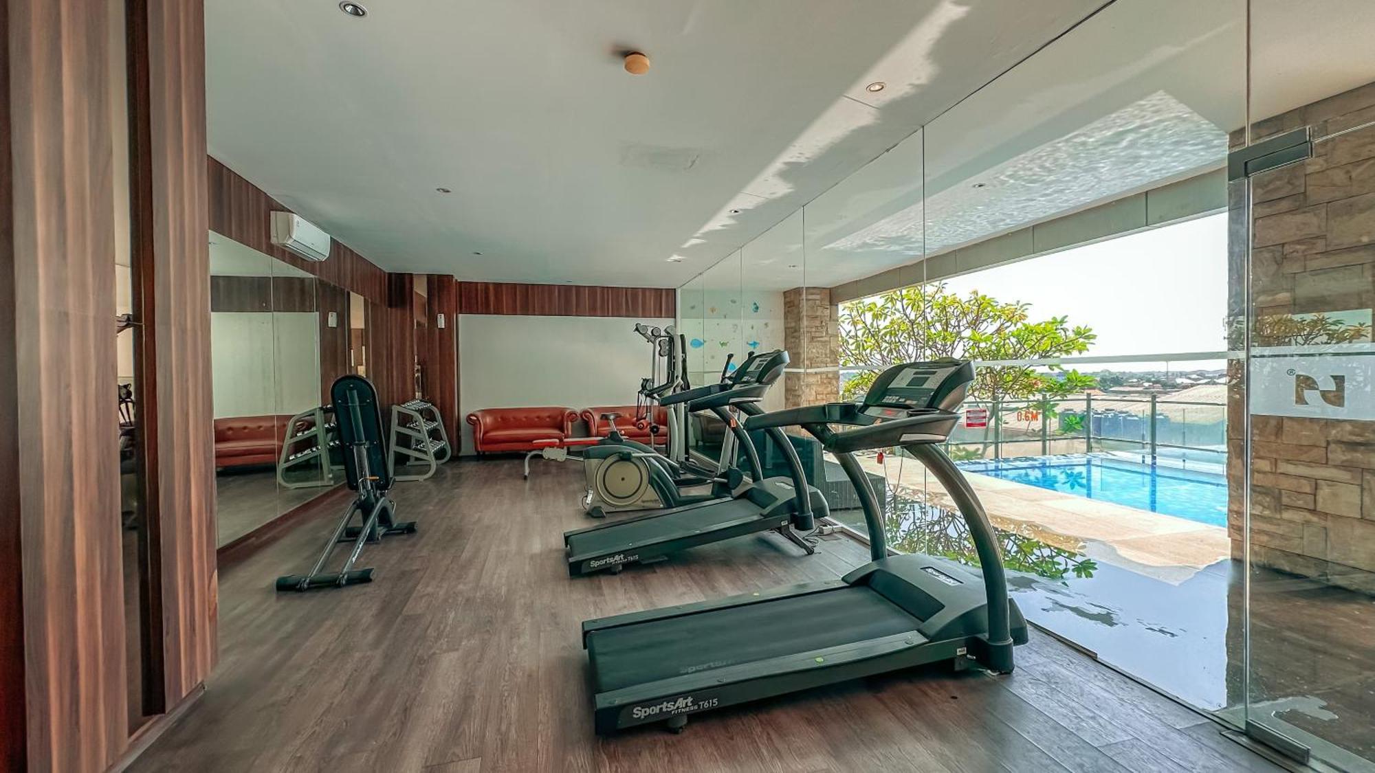 Swiss-Belinn Karawang Exteriör bild