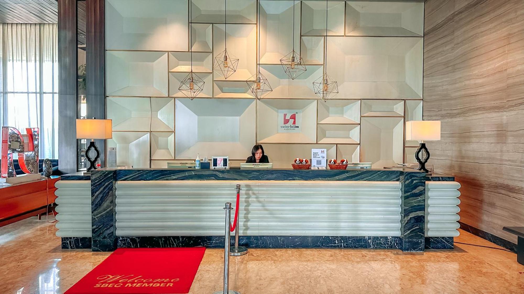Swiss-Belinn Karawang Exteriör bild