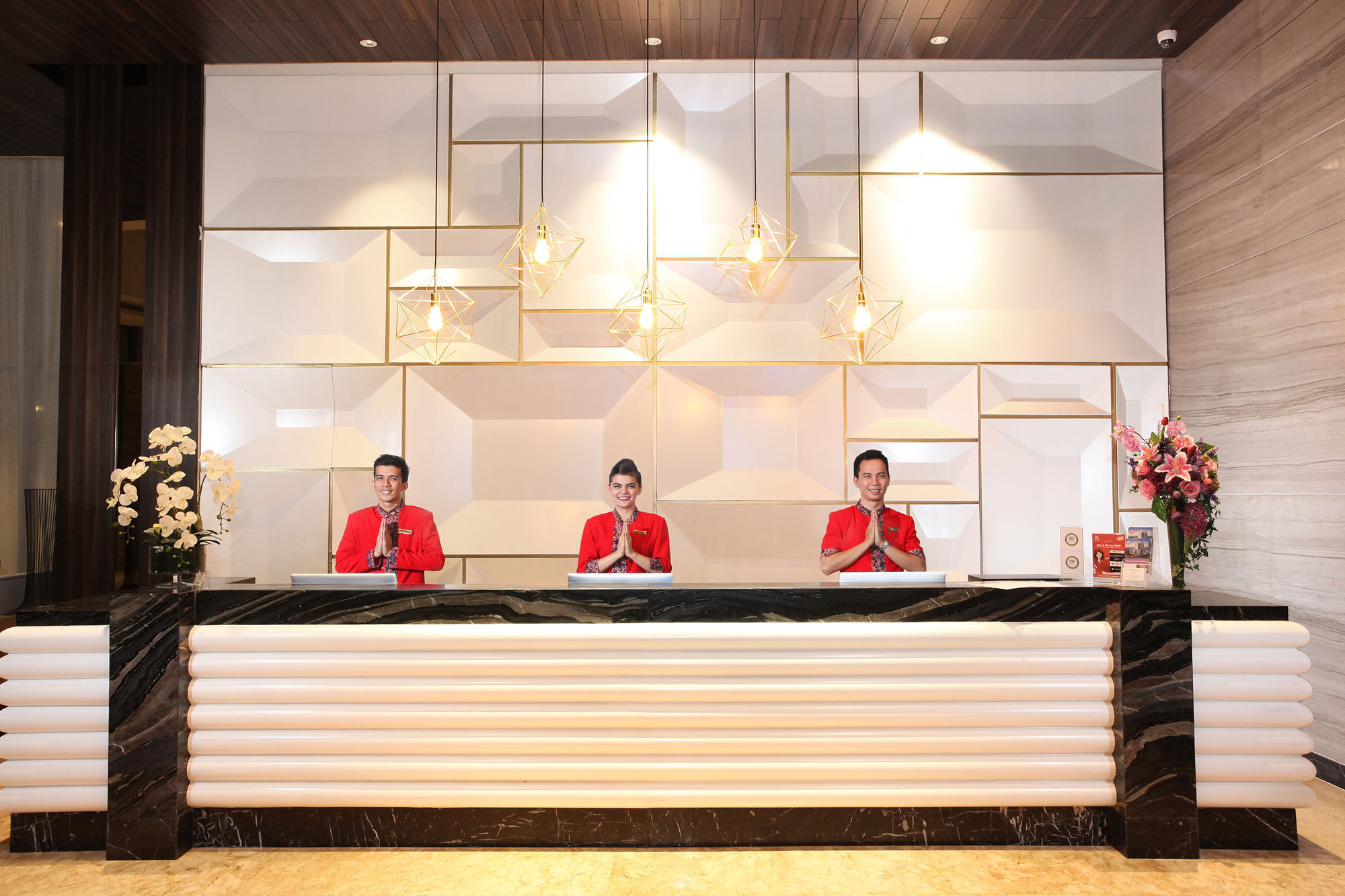 Swiss-Belinn Karawang Exteriör bild