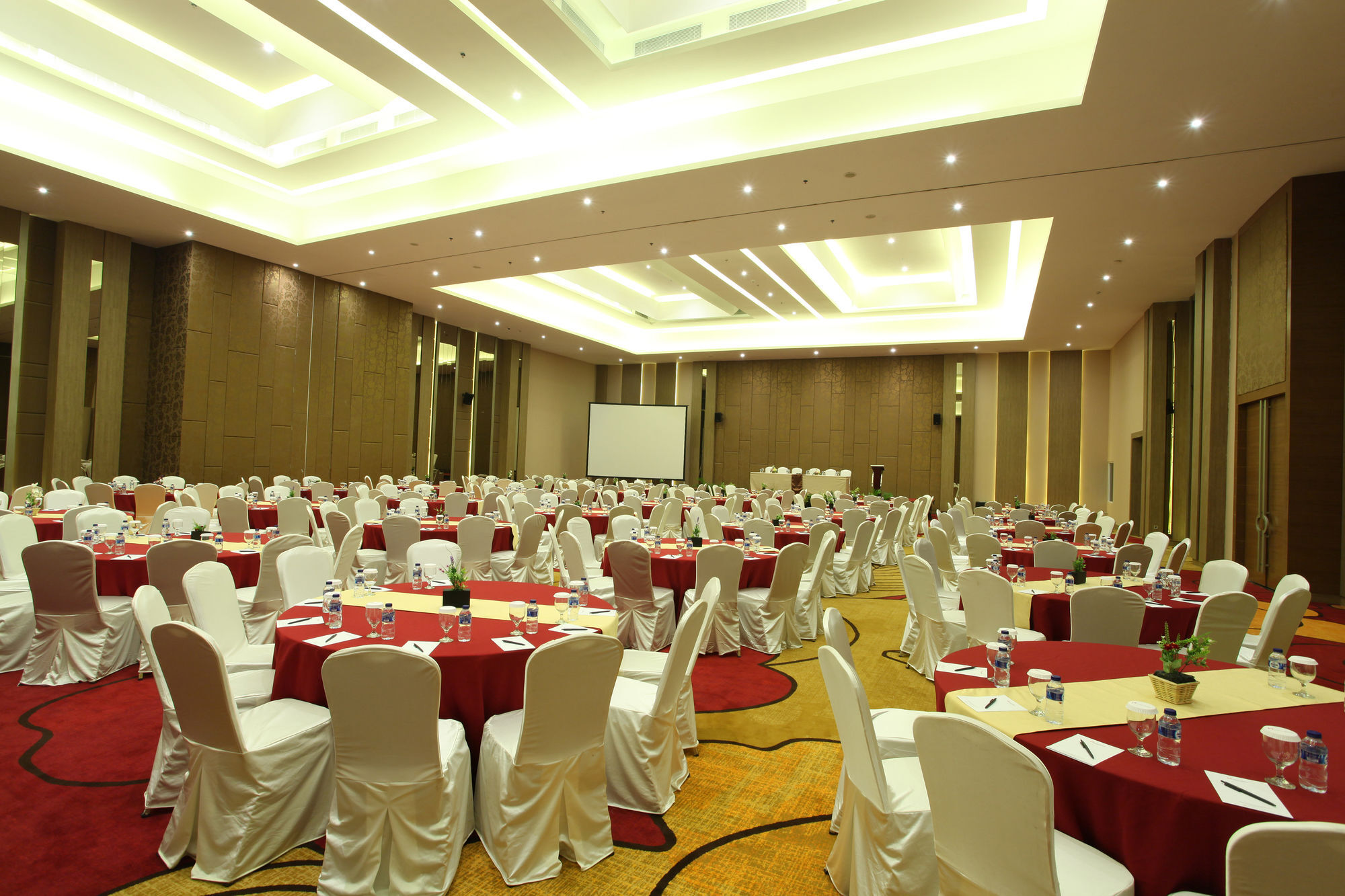 Swiss-Belinn Karawang Exteriör bild