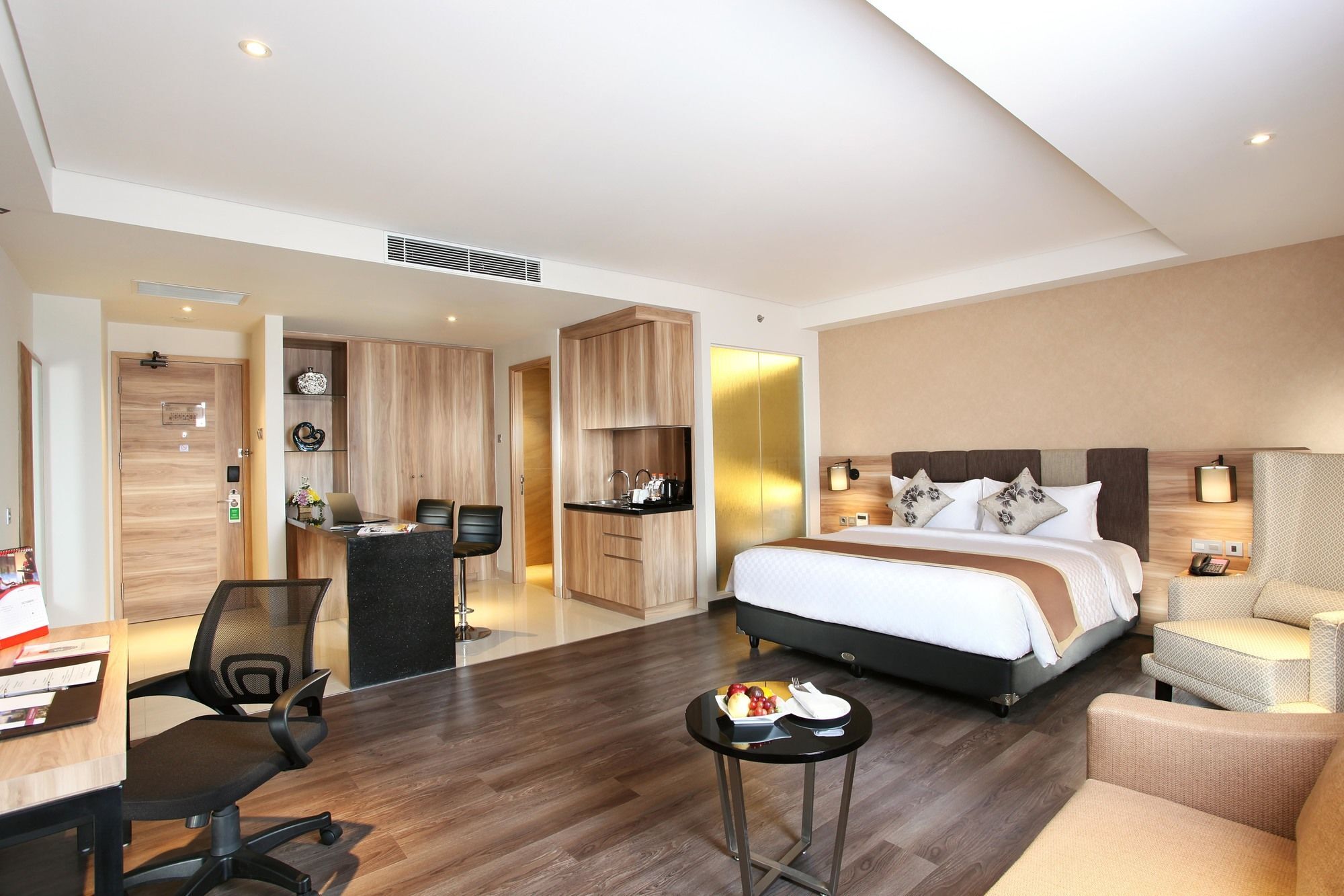 Swiss-Belinn Karawang Exteriör bild